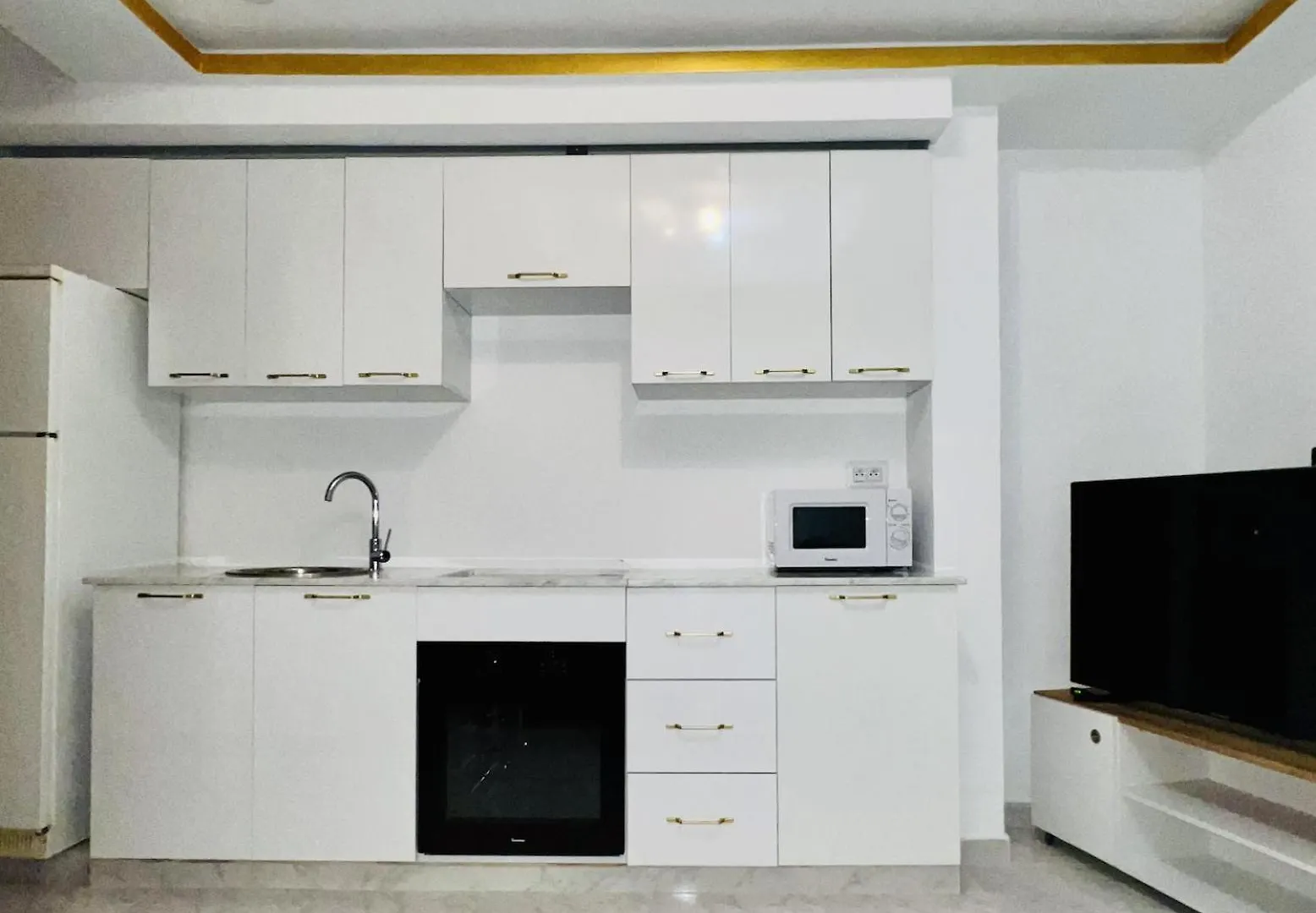 Appartement Neuf, Moderne Et Cosy Proche De L'Aeroport - Tunis Ariana 0*,  Tunisia